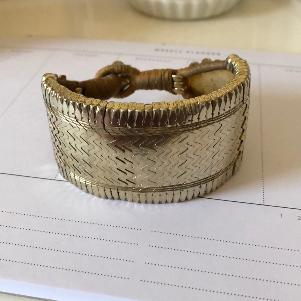 Vintage boho gold bangle!